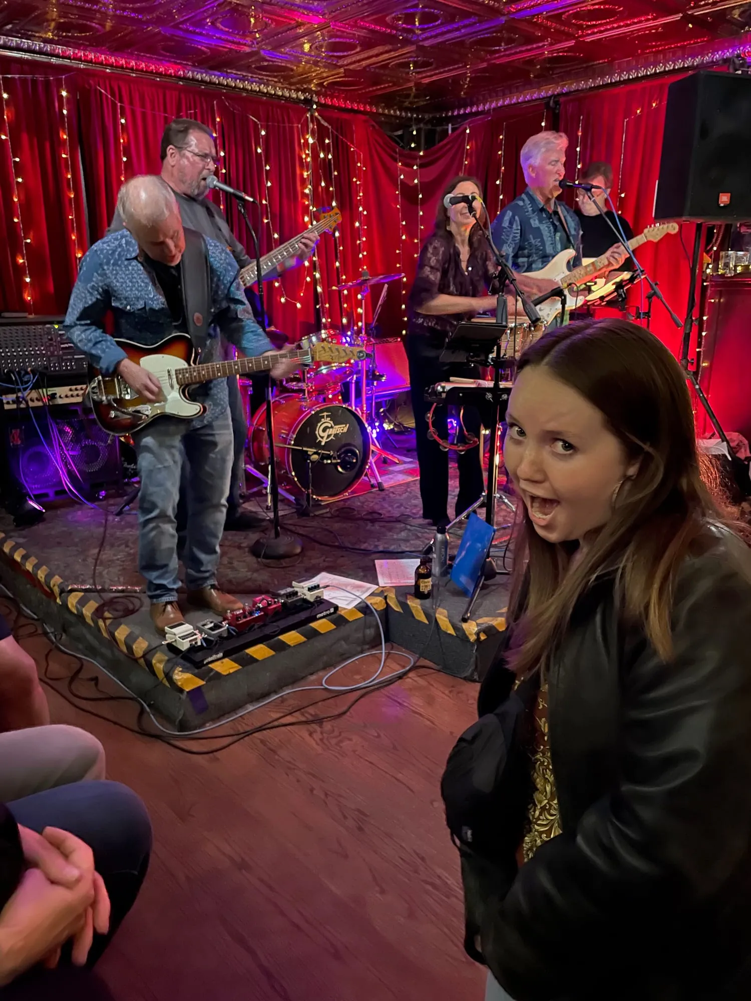 Red curtain club show
